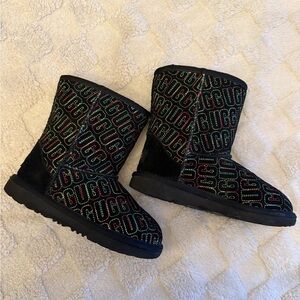 UGG Kids' Classic II Graphic Stitch Short Boot